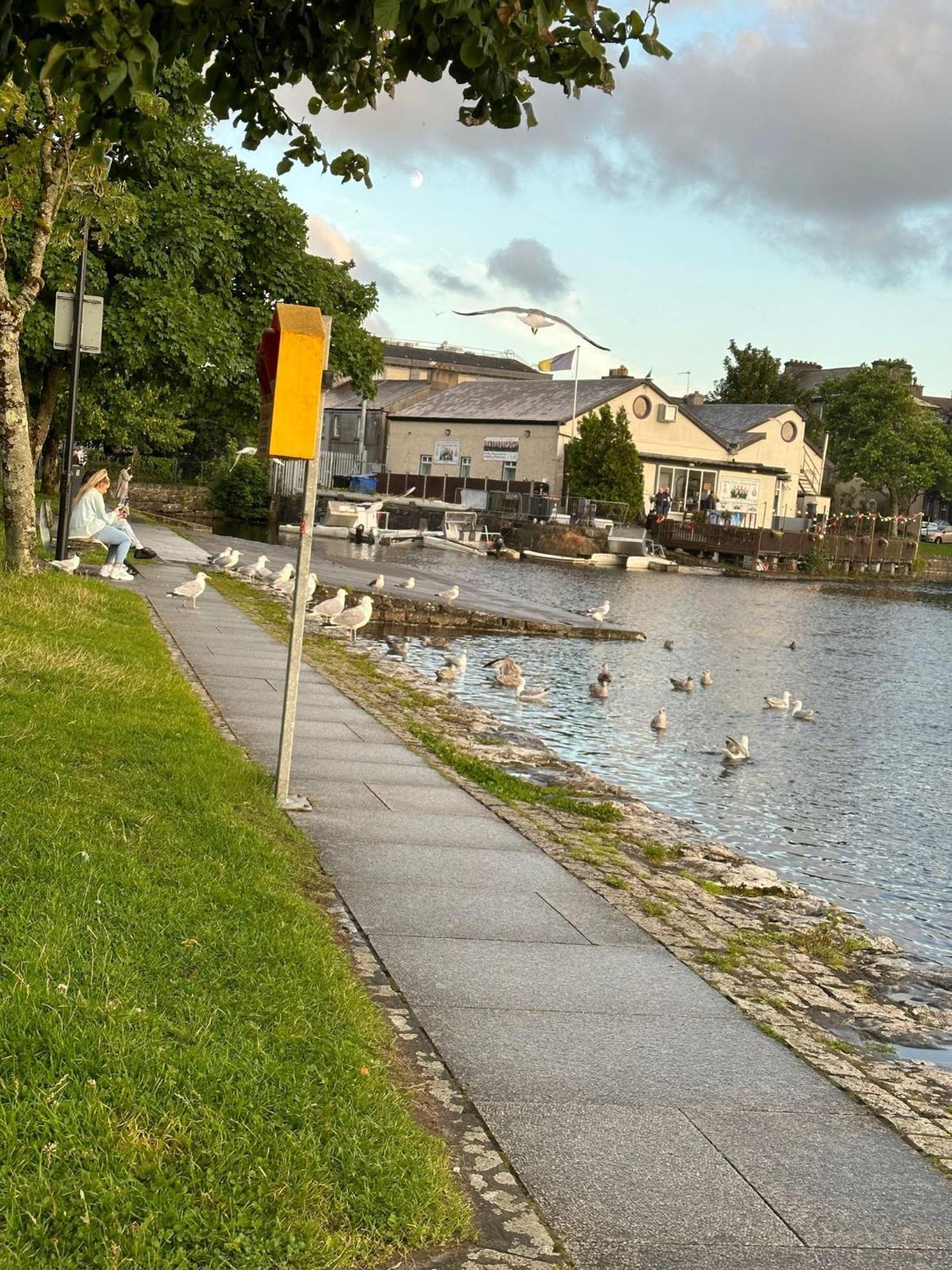 Heart Of City Centre Stunning View Galway Exterior foto